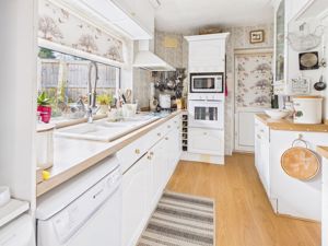 KITCHEN- click for photo gallery